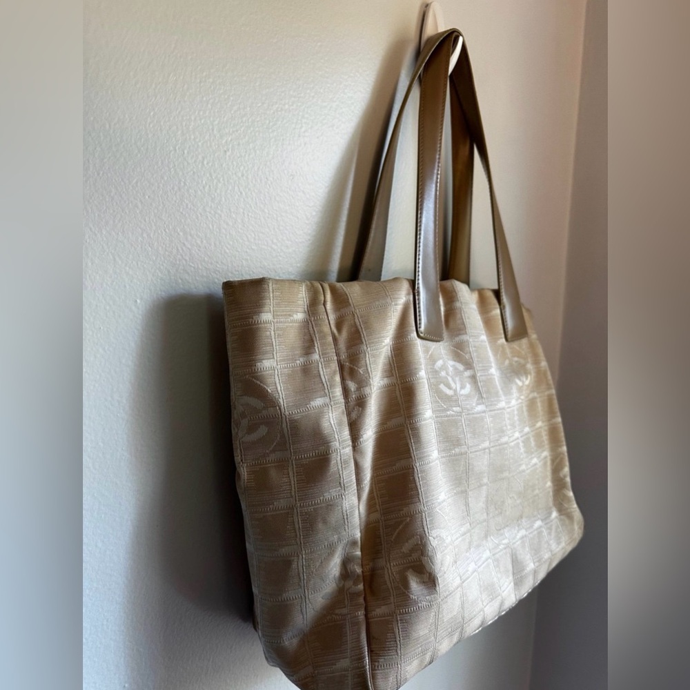 Chanel Travel Line MM Tote Bag - Picture 2 of 9